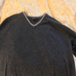 James Perse v neck sweater